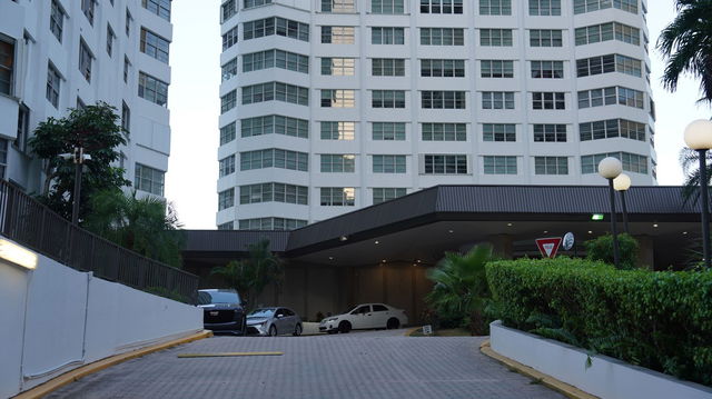 The Four Ambassadors  photo 3